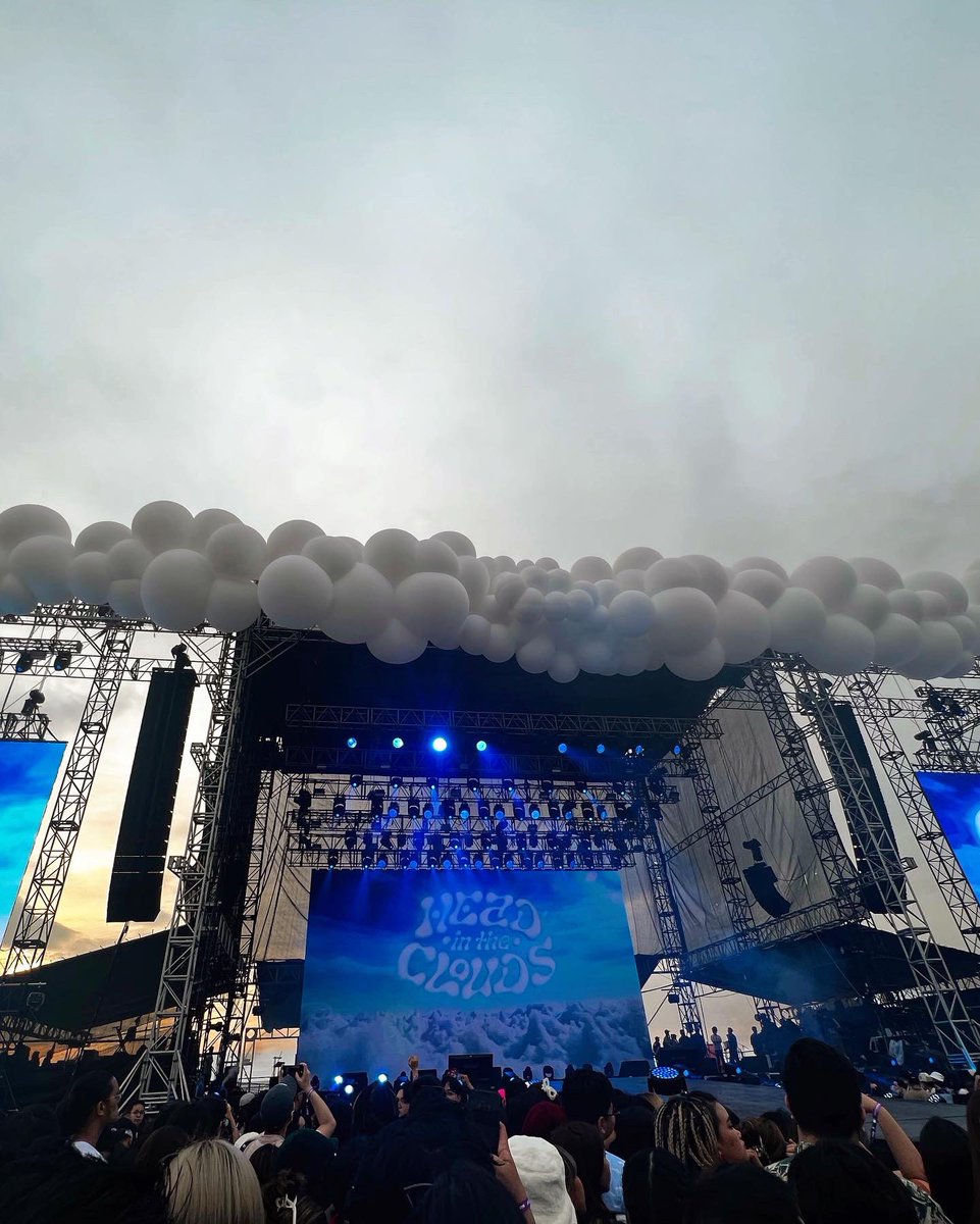 iampaulaaaae's tweet photo. HITC crew! ☁️✨  such a fun weekend! 

#HITCMANILA 
#HeadInTheClouds https://t.co/yFwzql02EA