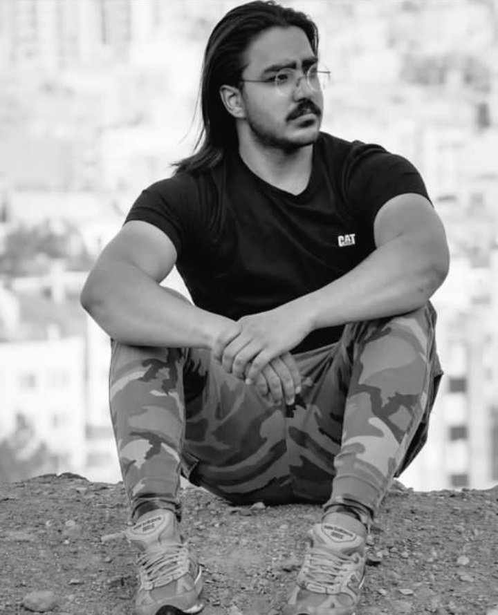 سلام آیسان هستم!
خواستم بگم هشتگای #نه_به_اعدام شما جواب داد و امروز صبح #مجید_رهنورد تو ملاعام اعدام شد
تبربک به غیرت ایران و ایرانی