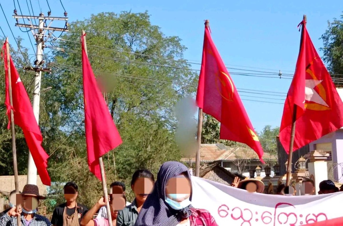 spring_2021's tweet photo. Basic Education General Strike Committee and Locals from Myaing Tsp marched on the streets to protest against Military dictatorship.

#2022Dec12Coup #HelpMyanmarIDPs  #WhatsHappeningInMyanmar https://t.co/HTIK3nNXrx