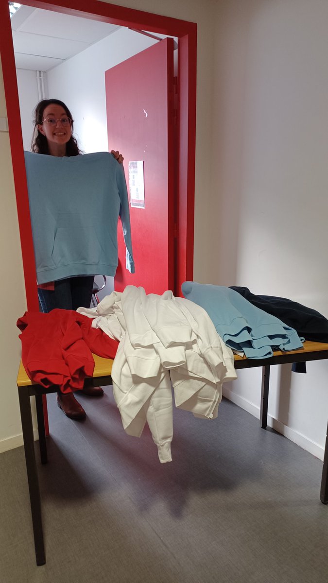 Essai des sweets de promo (avant l'élection du nouveau logo) toute la semaine à 10h, 12h et 15h au bureau Capside 💊