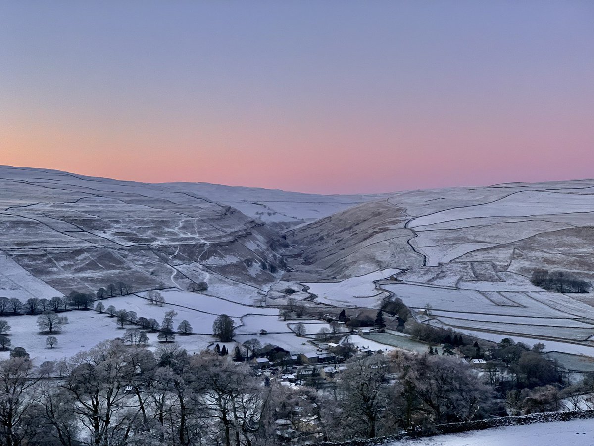 ParkBottom's tweet photo. -10 made a beaut of a morning dog walk from Litton 🥶❄️😍 https://t.co/wpn0LLAfb8