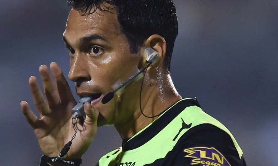 ArobaseGiovanny's tweet photo. Les arbitres de Maroc - Portugal et Argentine - Pays-Bas ont été renvoyés chez eux. Ils n'arbitreront plus de match de la Coupe du Monde.

Comme c'est bizarre. https://t.co/E13OoOqFhc