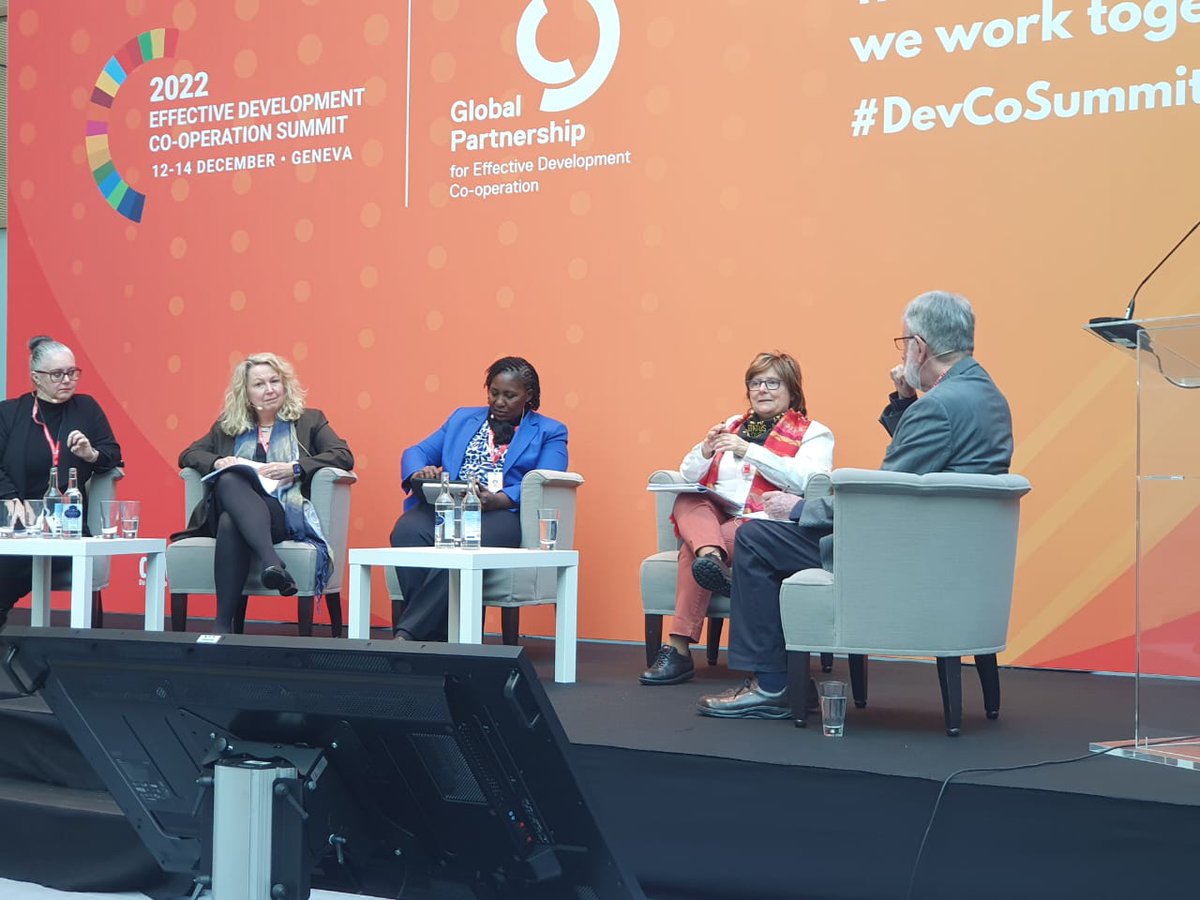 BeverlyLongid's tweet photo. #DevCoSummit spotlight session 2 on #BuildingTrust: How do we build trust between multi-stakeholders? Are CSOs trustworthy? Speakers: 
bridge gaps on #HumanRights information &amp; awareness, work together under a common framework, support peoples advocacies. https://t.co/R6AIg0yWtX