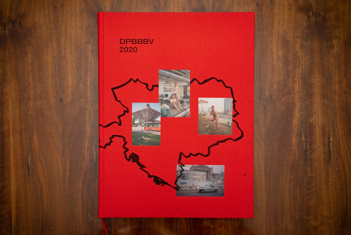 PortraitDaily's tweet photo. 365+ photographs of naked people in the streets and interiors of Brno—Bratislava—Budapest—Vienna. 
286x380mm big, 440 pages, 381 photos
https://t.co/rn6U8tiqt3
Shipping worldwide! https://t.co/noTrSjR4UR