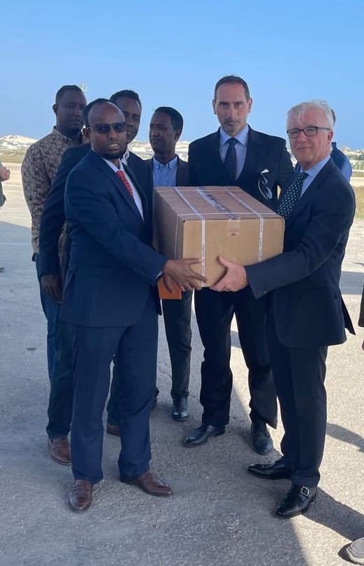 ItalyinSomalia's tweet image. A flight from Italy has landed in Mogadishu, carrying over 8 tons of trauma kits and medical material.

Italy is committed in supporting the health sector in Somalia to assit casualties from terrorist attacks &amp;amp; support the wounded in the fight against Al-Shabaab.