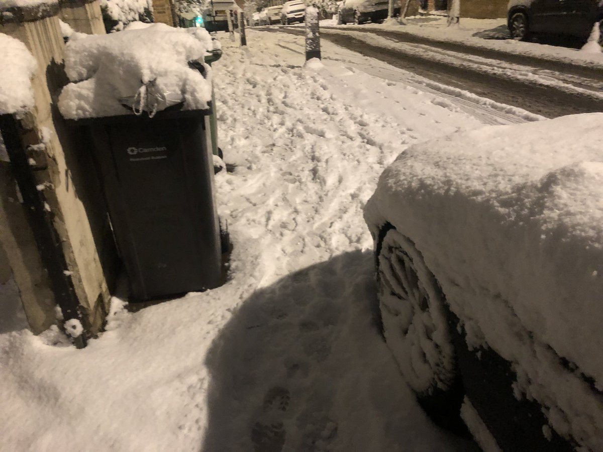 @sianberry @GreenLondonAMs @nuttyxander @CarolineRussell @livingstreets @_wearepossible @London_Cycling @LonGreenParty Chetwynd. Where cars can be moved off pavements if you stop the traffic. #sneckdown #londonsnow