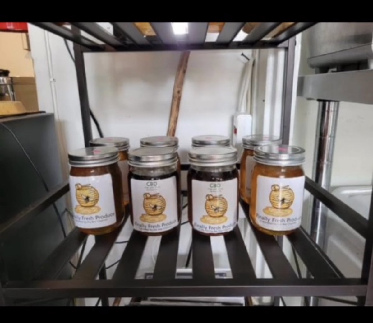 FinallyProduce's tweet photo. At private auction our limited supply of Cbd infused honey sold for $350 last month.

#CBD #Honey #Savethebees #Bees #Honeybees #Apiculture https://t.co/840LJal8ce