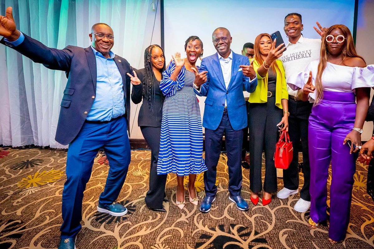 Opetuyii's tweet photo. Lagos State Governor, Mr @jidesanwoolu met and listened to @Fejizzy, Founder @PatriciaSwitch - a Fintech company focusing on blockchain technology, @AnthonyAzekwoh a digital artist; @FolakeOwodunni CEO @EResponseAfrica &amp; Toheeb Balogun, co-founder @thehook_ng amongst others. https://t.co/6G8EyrsLoN