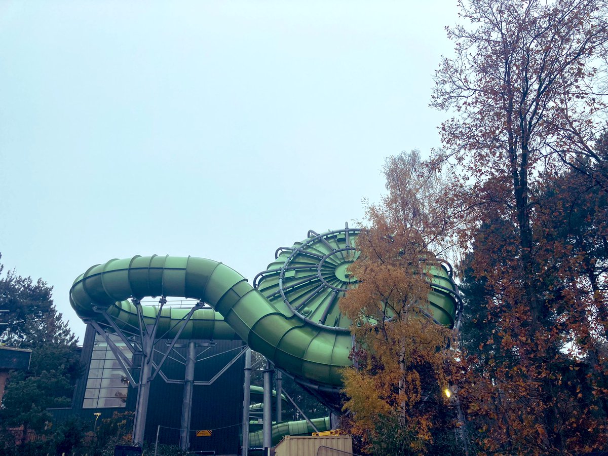 #BlueWatch visiting our partners at <a href="/CenterParcsUK/">Total10</a> Sherwood Forest in preparation for #ExerciseSplash, testing operational preparedness for #chemicalincidents &amp; #breathingapparatus #OneTeam