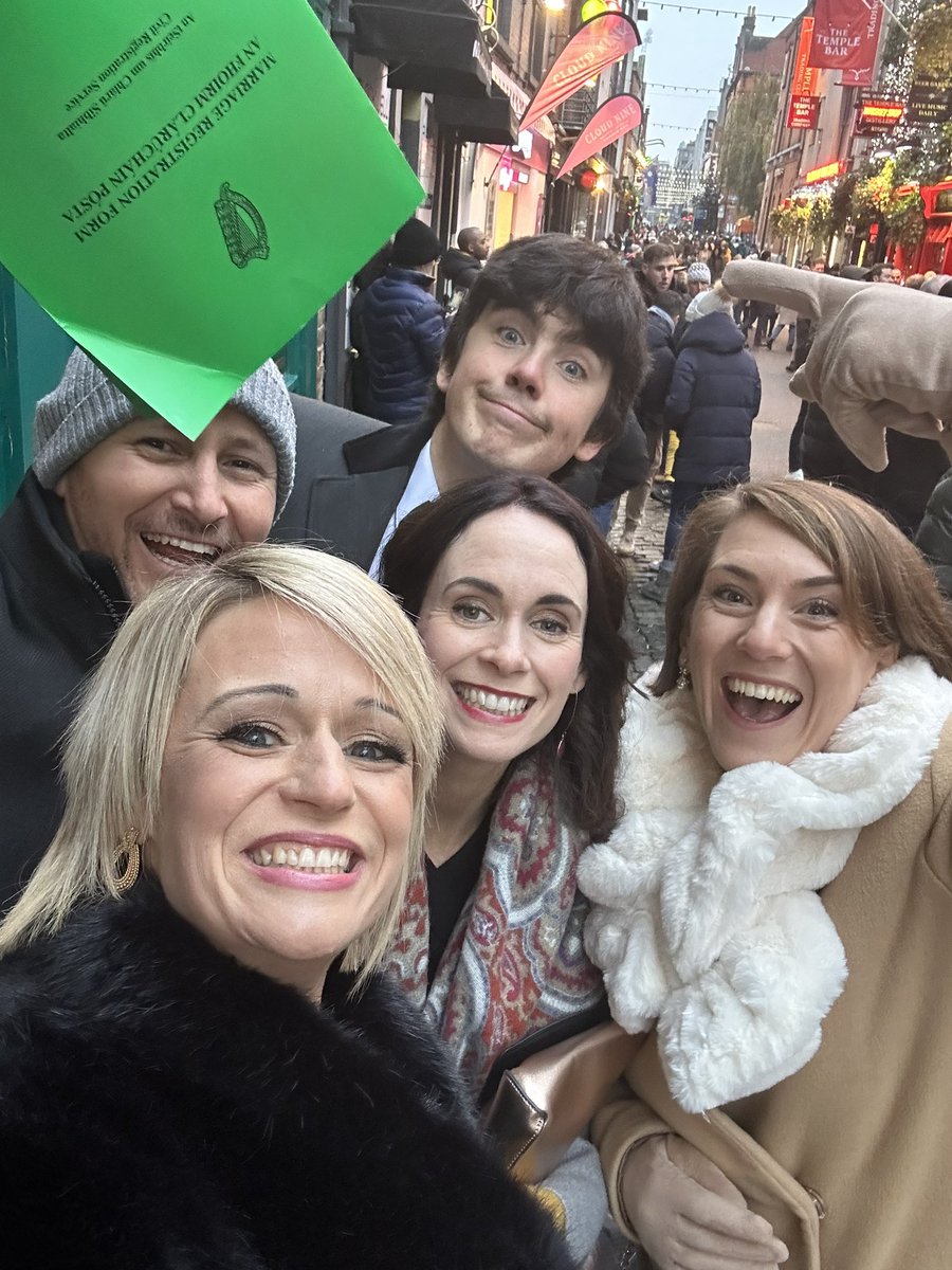 dietitianwales's tweet photo. 28 hours of travelling, one fantastic wedding and now home! #snowstory https://t.co/tlJCU86uGN