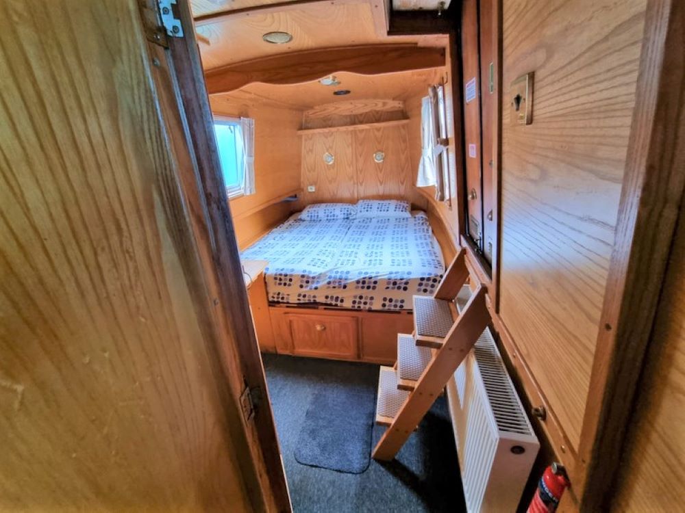 Escape the rat race on Laal Ratty! abcboatsales.com/boat-sales/laa…
#LaalRatty #AndertonMarina #ExHireFleet #LiveAboard #HolidaysAfloat #LifesBetterByWater #Narrowboats