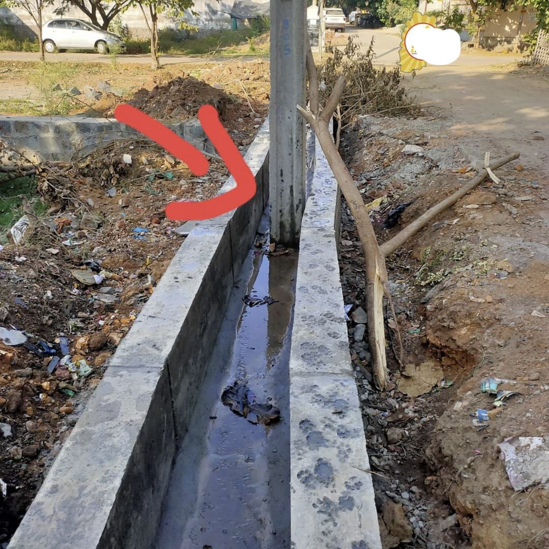 Y_VIKRAMKMM's tweet photo. ఖమ్మం నగరంలో ఏమైనా సాధ్యమే...!
అభివృద్ధి ముసుగులో అవినీతి, నాసిరకం పనులు...
#YVikram https://t.co/5G9famsAgW