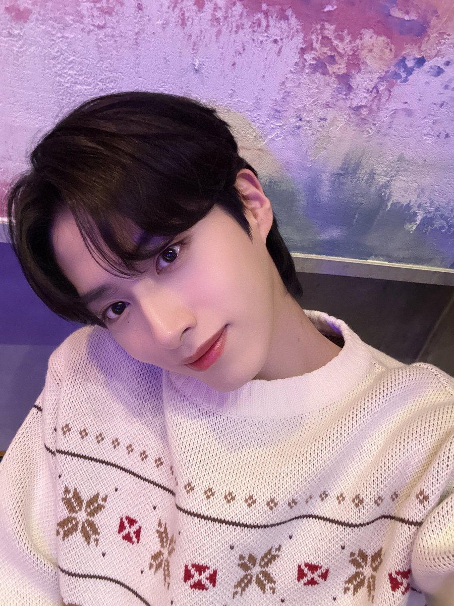 xionnim's tweet photo. Some of the memories from yesterday’s fun cafe event ☕️😘 Let’s spend a warm winter together with Xion, Moonies~! I love Moonies so much today too 🌏💜🌙 https://t.co/kxpKNVfjyE