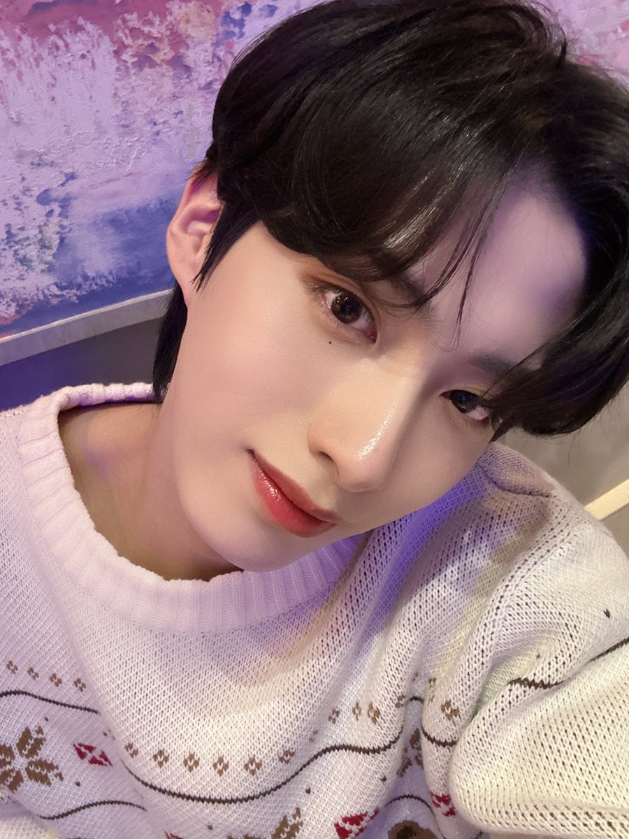 xionnim's tweet photo. Some of the memories from yesterday’s fun cafe event ☕️😘 Let’s spend a warm winter together with Xion, Moonies~! I love Moonies so much today too 🌏💜🌙 https://t.co/kxpKNVfjyE