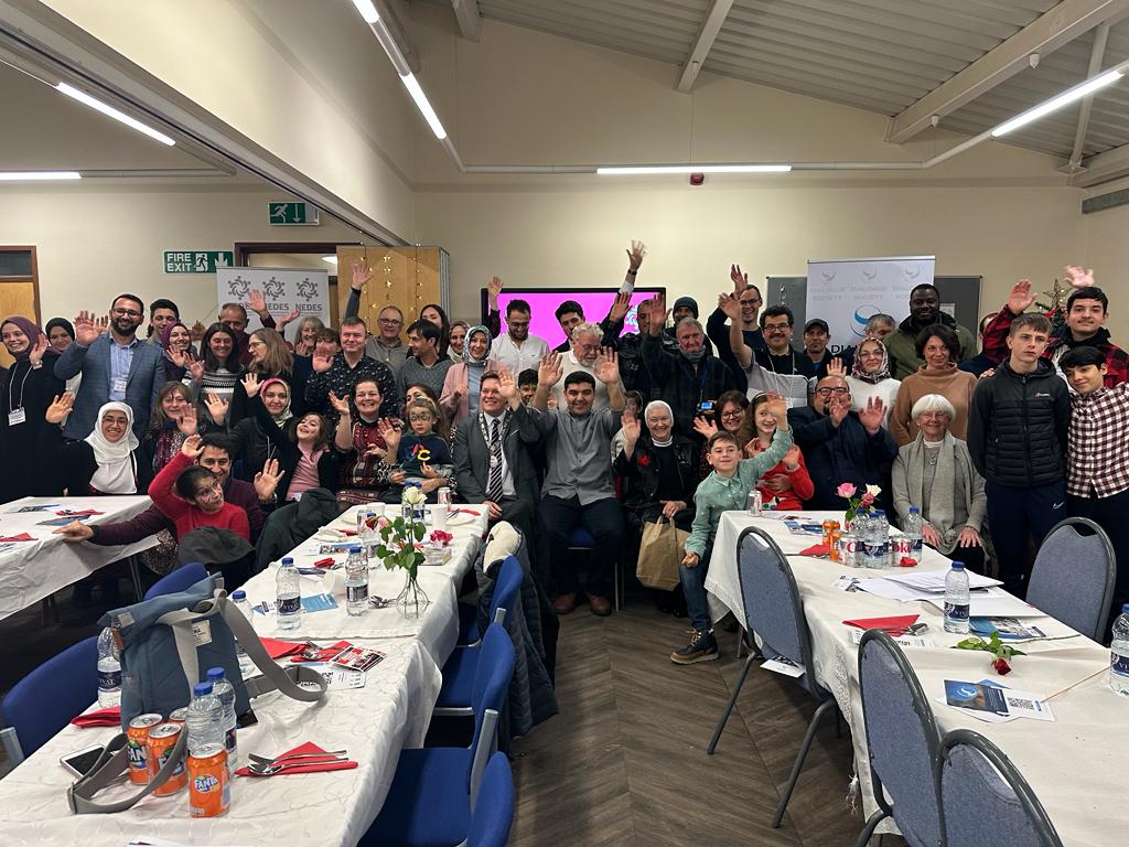 DialogueSociety's tweet photo. North East's "Christmas is Community" themed Dinner! Guests enjoyed great food, art, music and face paints! Bavaird Esq. (High Sheriff of Tyne and Wear) and Deputy Mayor Cllr. Waugh, Gateshead, spoke on our theme. The photos talk for themselves! #ChristmasIsCommunity #dialogue https://t.co/XRwXDEr10v