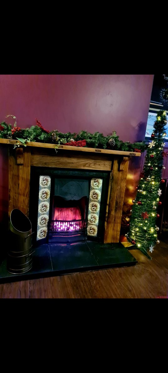 NewYorkTavern's tweet photo. Save on those energy bills and come keep warm with us! 

Fires will be in everyday 🔥 don't be fighting over the chairs!

#chantrybrewery #rotherham @ChantryBrewery https://t.co/hDdn9HAUxM