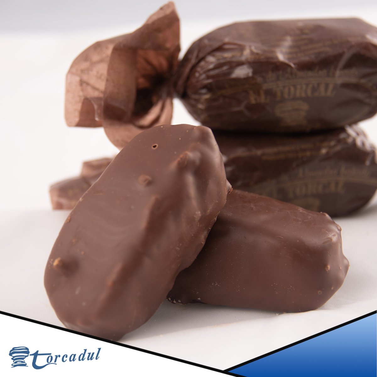 Torcadul's tweet photo. 🤤Alfajor de almendra bañado en chocolate
#mantecado #alfajor #cocholate #Antequera https://t.co/7QCSfKxI5g