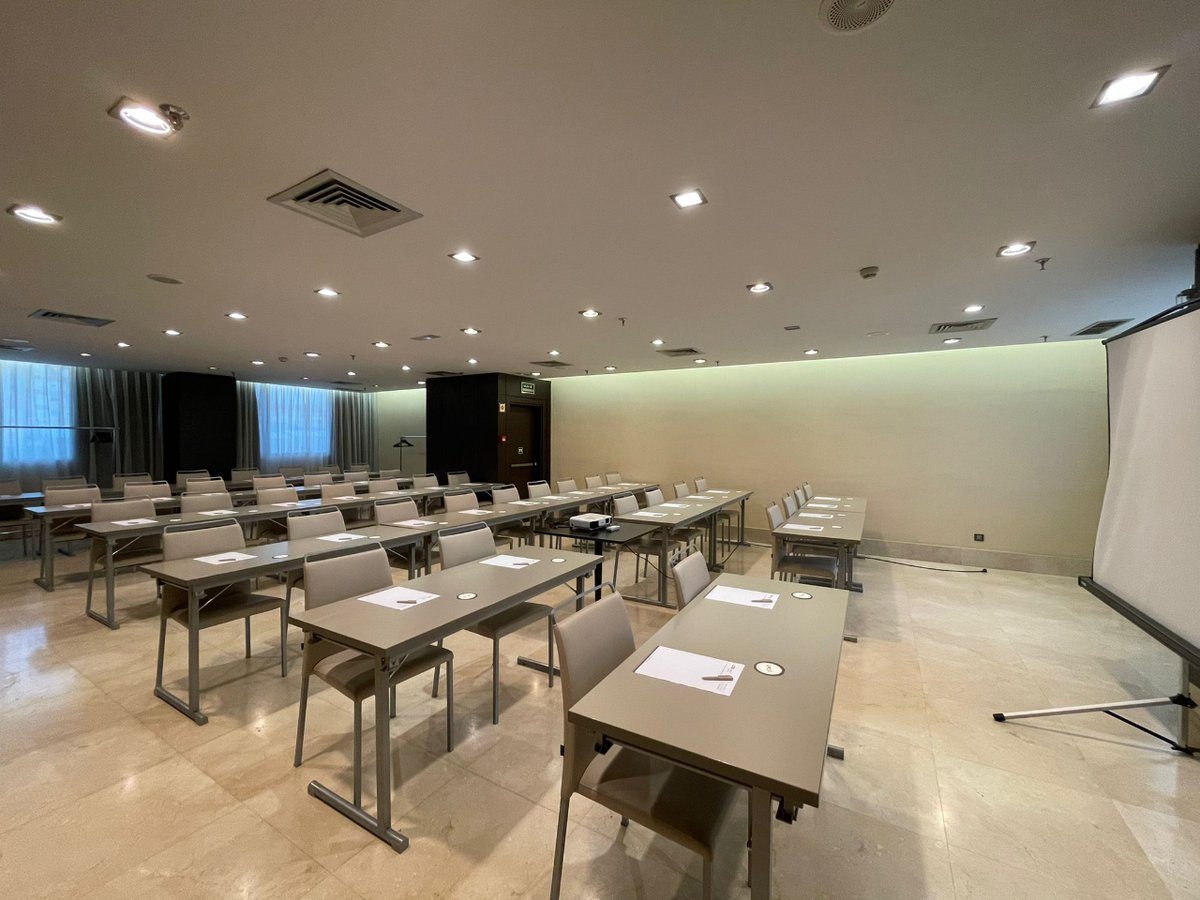 Hotel 4* LCB tweet media