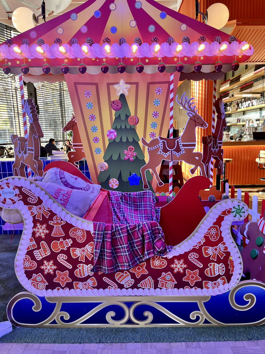 BCNHorasOficina's tweet photo. #DillunsaBarcelona | 🌟 Avui, comencem una setmana plena d’activitats i bones notícies.
🎄 Visita a l’expo #MerryDays amb @escriba1906 i #CasaSeat. Ideal si hi ha petits a casa… https://t.co/y10knfD5ok