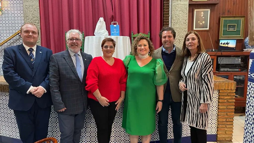 pelpalustre's tweet photo. 55° aniversario con nuestra tradicional comida de hermandad de la mano del catering La Pequeña Españita
Agradecer a todas las autoridades, nuestro concejal Carlos Conde, el diputado de recursos humanos Juande Villena, y peñas y asociaciones. Y a todos nuestros socios y socias https://t.co/Z3kx2VGzI5