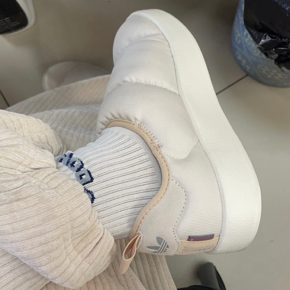 CaminoTV's tweet photo. La adidas Puffylette 🍞

Lien : https://t.co/hZ8HanP8cE (75€) https://t.co/wMa2tc6y6f