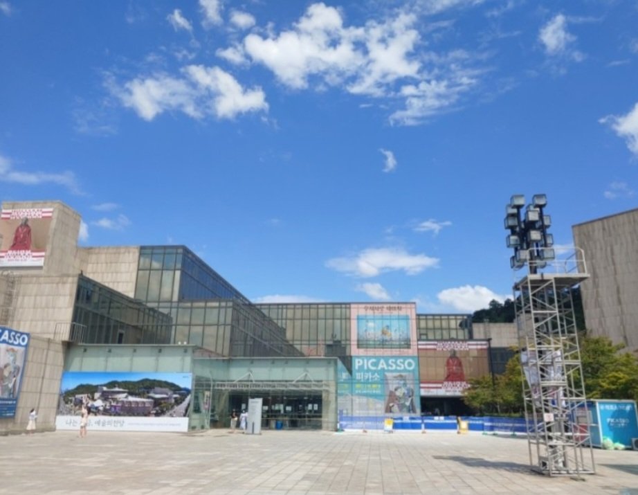 🌟 예술의전당 한가람미술관전시 🌟 
2023.5.27~6.4  Coming soon
꿈이 이루어졌다 나의 버킷리스트
세상의 모든 꿈꾸는 사람들이  꿈을 향해 나이가길 바라며 꿈꾸길 바란다

#nftart #nfts #rhythmicalNFT  #knft