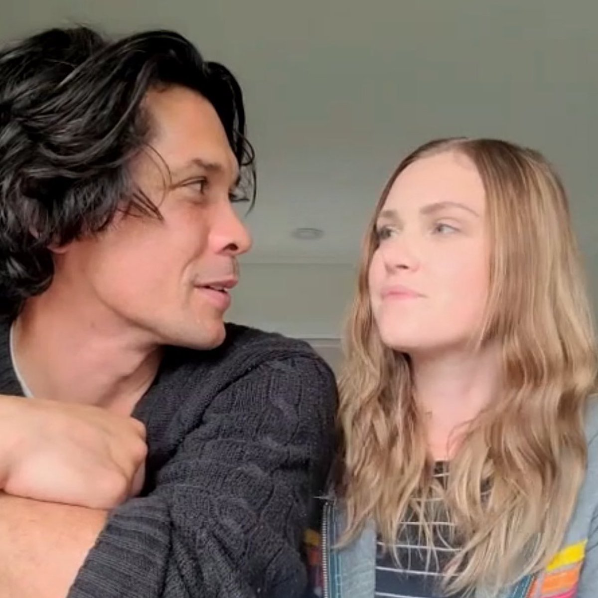 sarah loves beliza on Twitter "the way they look at each other is