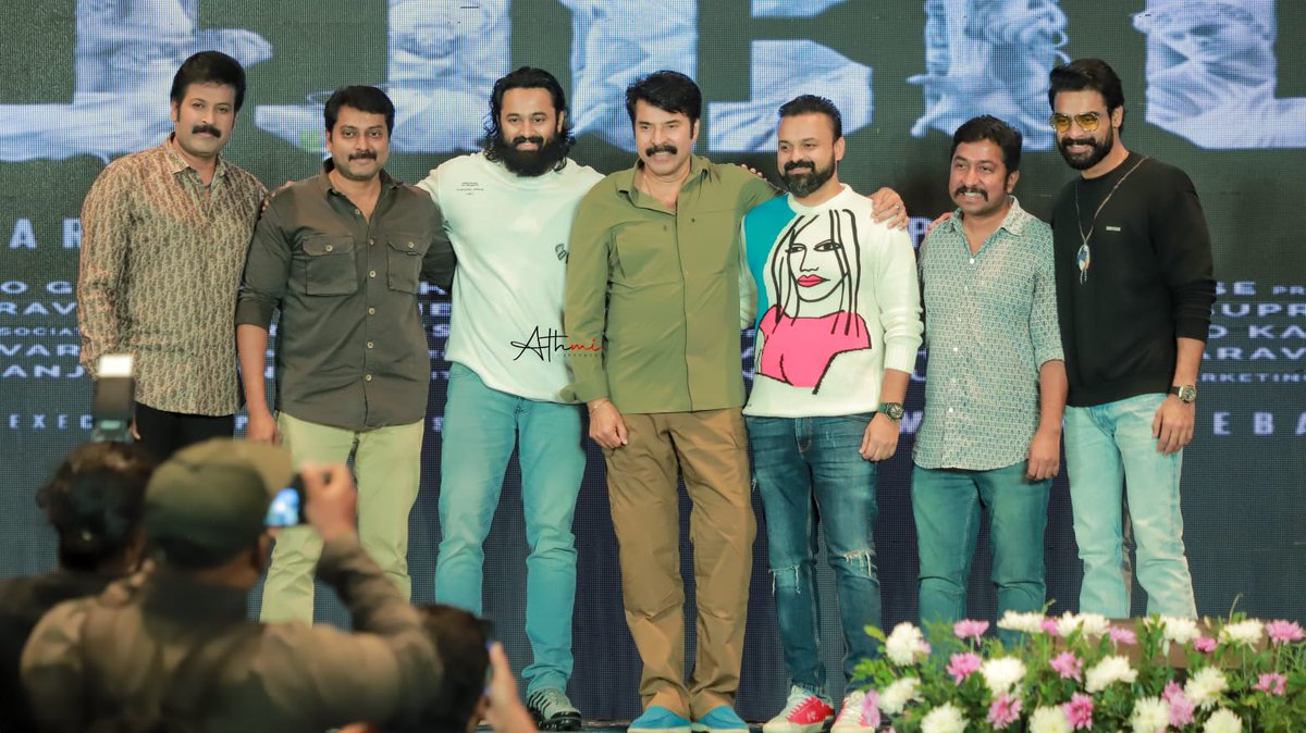 Mammootty Fans Club (@mammoottyfc369) on Twitter photo . <a href="/mammukka/">Mammootty</a> with the cast of #2018Movie β€οΈ
@Vineeth_Sree <a href="/ttovino/">Tovino Thomas</a> #KunchakoBoban <a href="/Iamunnimukundan/">Unni Mukundan</a> #Narain #ManojKJayan #Mammootty . <a href="/mammukka/">Mammootty</a> with the cast of #2018Movie β€οΈ
@Vineeth_Sree <a href="/ttovino/">Tovino Thomas</a> #KunchakoBoban <a href="/Iamunnimukundan/">Unni Mukundan</a> #Narain #ManojKJayan #Mammootty