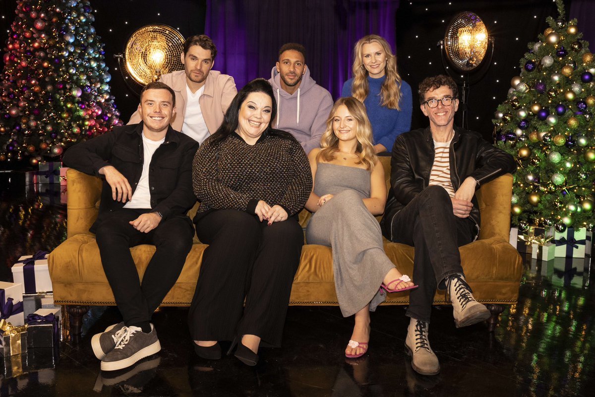 Tune into @itv on Christmas Eve at 8pm to see #Emmerdale take on #Coronationstreet, #loosewomen, #loveIsland and #TheChase in a one off singing competition called BRITAIN GET SINGING. See ya there!! It’s for an amazing cause 🙌🏻 #britaingetsinging