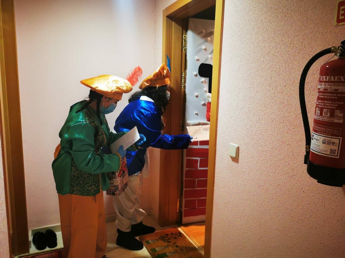 👑 ✉️  🗺️ #Azuqueca: Desde este lunes, los Pajes Reales recogerán en las casas las cartas para los Reyes Magos 👉 Hasta el domingo, por las tardes, de 16:30 a 20 horas ➕ ow.ly/YQuy50M0Klt