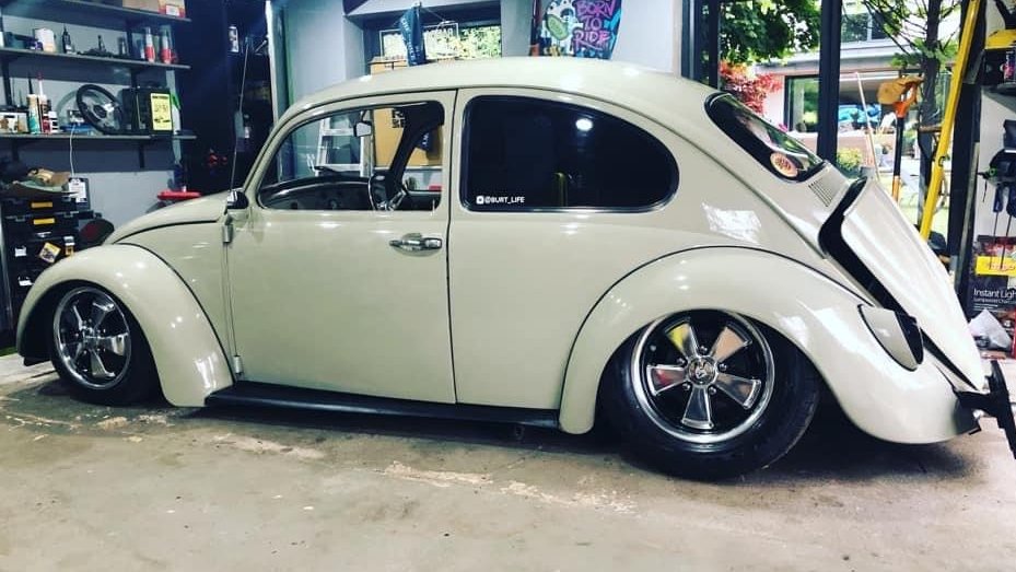 Nothing to see here - but the decklid stand-off is the clue that this bug is supercharged! Classic air-cooled looks with hot hatch performance - what's not to like? #vw #beetle #supercharged #amr500