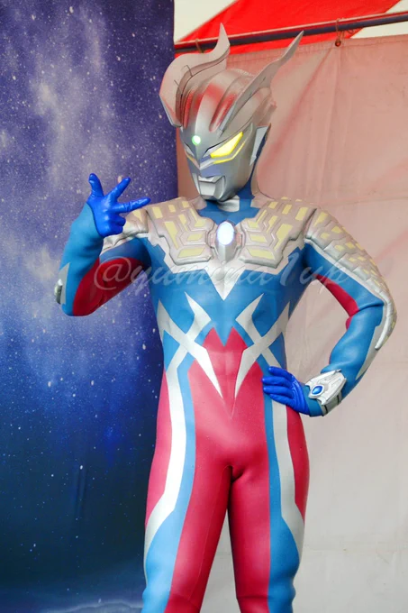 #ウルトラマンゼロ13周年 ゼロ13周年おめでとう1と3のポーズを添えて 