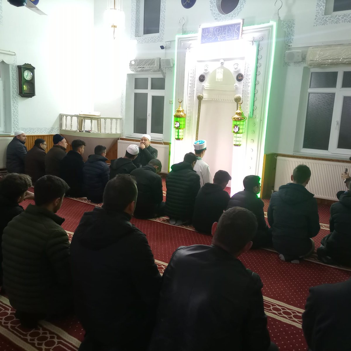 CorumKYGM's tweet photo. "Güneş doğmadan ışığa kavuşmaktır, sabah namazı."

Öğrencilerimizle Muhacir Camii'nde sabah namazımızı kılıp ardından beraber kahvaltı yaptık 😇

📍GSB Sungurlu Öğrenci Yurdu https://t.co/bAe0VFiamh