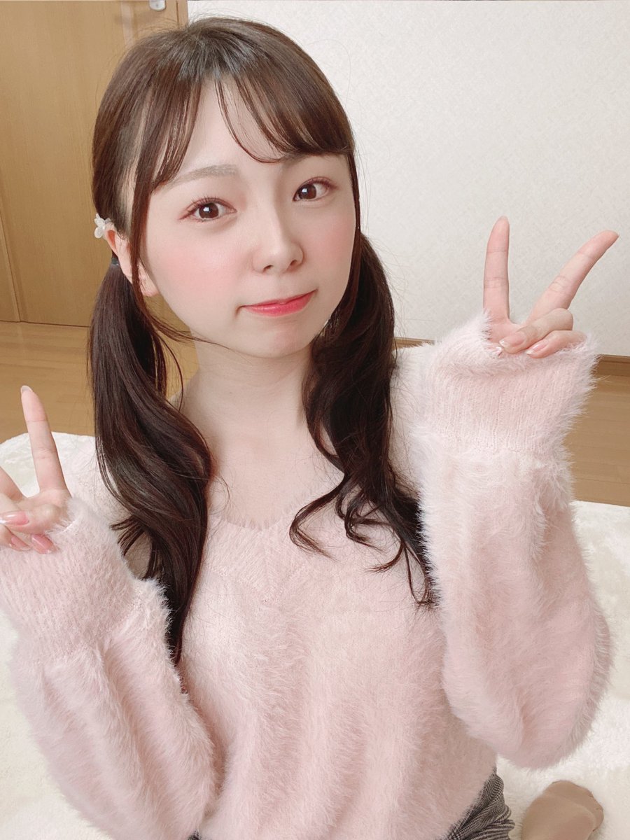 髪染めましたっ💓
久しぶりの投稿〜♪
＃ツインテール