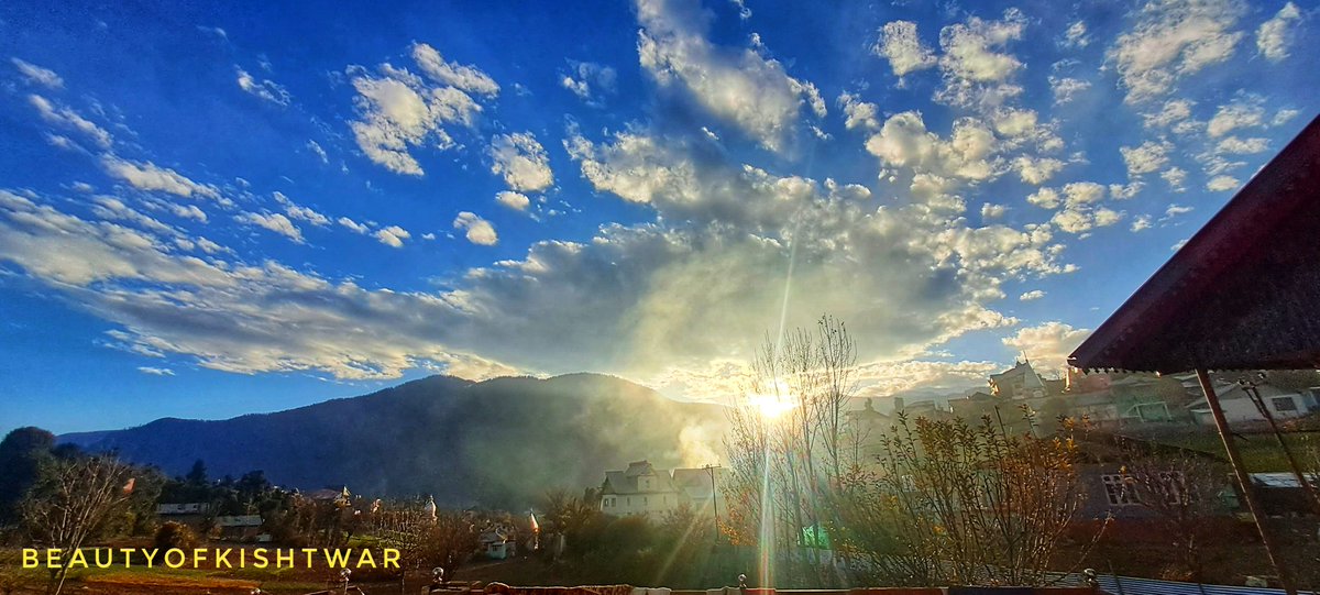 Sunset is always a bliss and when it's from the paradise on earth  its exceptional and more than Love , Winters in #kishtwar 
Clicked by <a href="/shrawanpandit_/">Shrawan Pandit</a>  as on 12-12-22