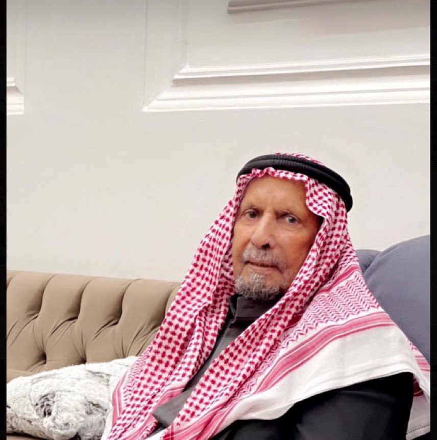 الف حمد الله على السلامة خروج العم/ عايد الرثعان من العناية 
لا بأس طهور ان شاء الله...وأسأل الله العظيم أن يمن عليك بالشفاء العاجل اللهـم آمين