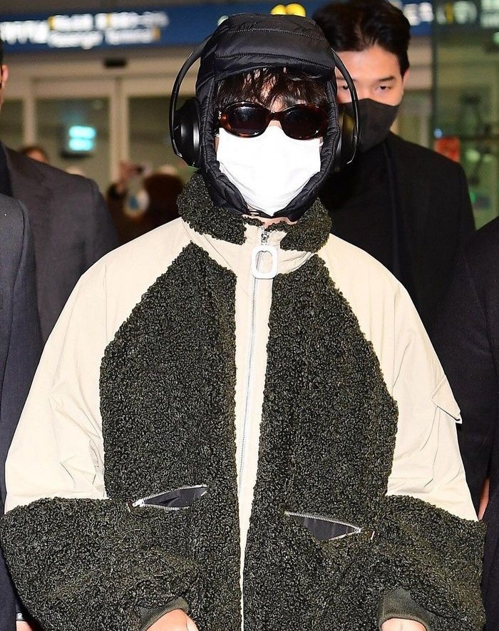 Unhey7's tweet photo. Tae returned from Mexico🇲🇽 to Korea 🇰🇷🧸❤️ #PrinceofKorea👑 #사랑해요. #princetaehyung💞 #KimTaehyung #btsarmyforever♥♥army #bts💜army #btsv #btstaehyung https://t.co/woqP6qhWdA