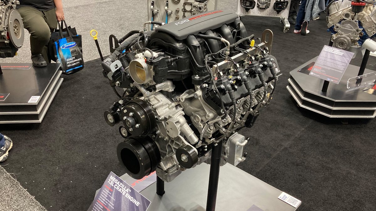 Flyin18T's tweet image. #CrateEngines Ford Megazilla crate engine revealed with 615 hp dlvr.it/SfDT3j