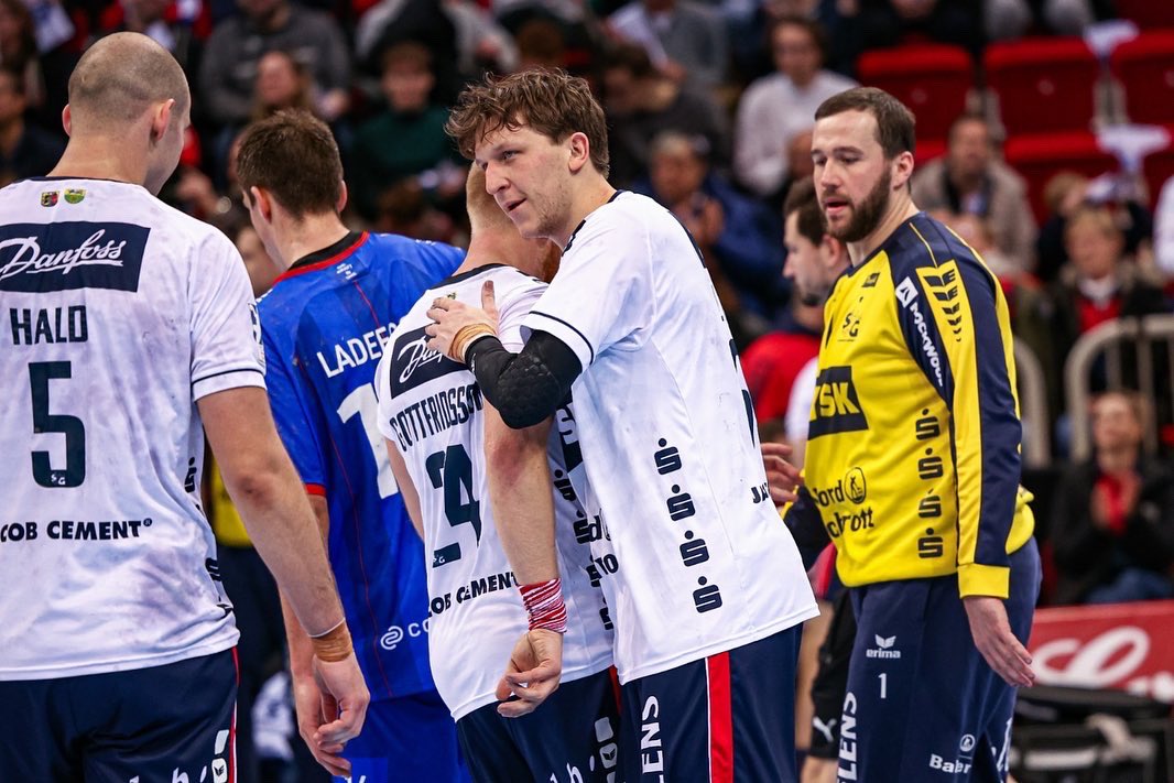 SGFleHa's tweet photo. 😍Hammer Spiel am Sonntag!
Das war ein herrlicher dritter Advent, gekrönt von einem Sieg gegen @BHC06! 🚀
_______
#BHCSGF 18:31
#SGPower 💙❤️
#OhneGrenzen https://t.co/ipDTJXQfti