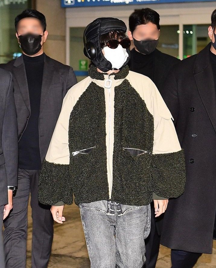 Unhey7's tweet photo. Tae returned from Mexico🇲🇽 to Korea 🇰🇷🧸❤️ #PrinceofKorea👑 #사랑해요. #princetaehyung💞 #KimTaehyung #btsarmyforever♥♥army #bts💜army #btsv #btstaehyung https://t.co/woqP6qhWdA
