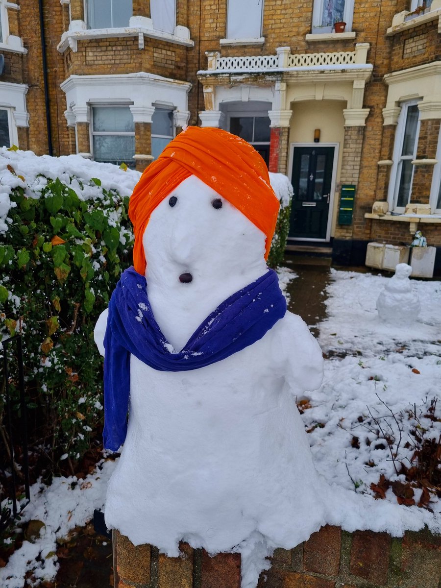 A multicultural snow day in Leytonstone. Who says we don't integrate? ☃️.