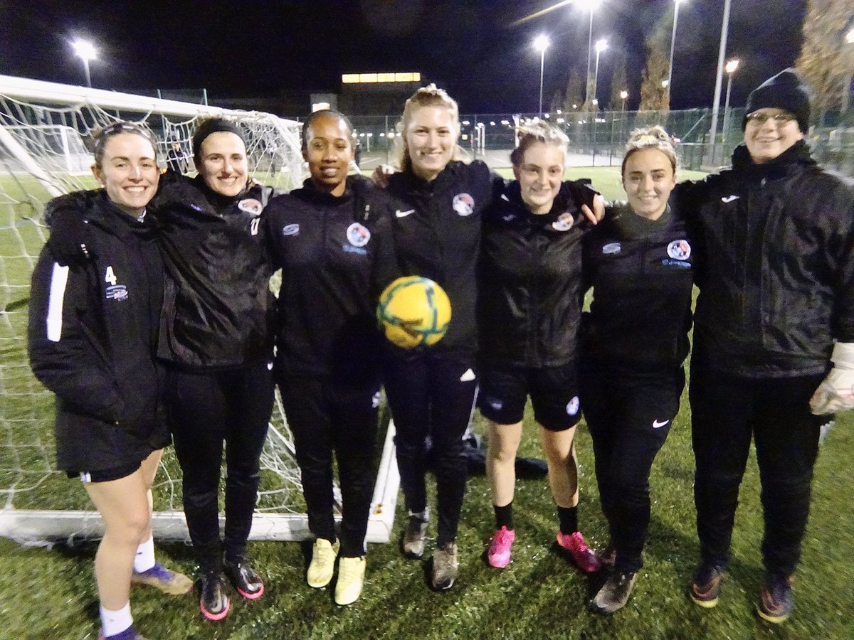 This lunchtime on #YouAndYours on BBC Radio 4 I’m talking to some of the <a href="/WDC_Women/">West Didsbury & Chorlton Women</a> players about football boots.
Then <a href="/wrobinson101/">Winifred Robinson</a> will be asking @OkholmKryger about lack of boots designed for female players.