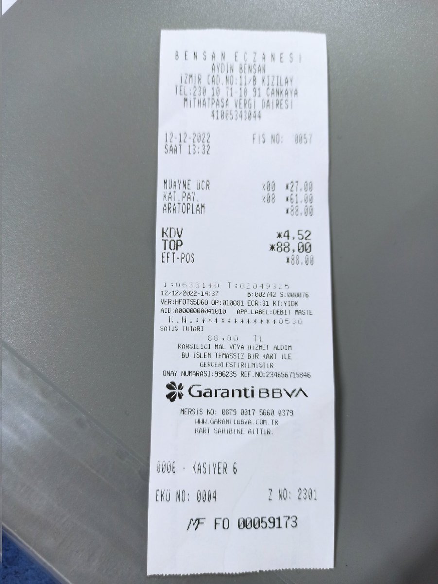 sfkozen's tweet photo. Ben eczaneye sigortalı olmama rağmen neden 88 lira para ödüyorum. Para ödeyeceksek ne diye SGK var !!! @sgksosyalmedya https://t.co/dWDaC0k4R5