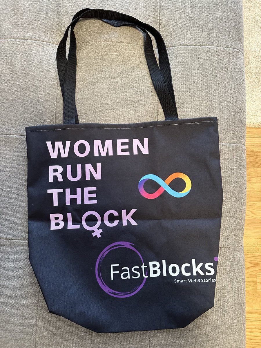 DigiMarthie's tweet photo. Look what I got today ❤️

@FastBlocksNews @WilliamLaurent3 @Corinnetly #WRTB #WomenRunTheBlock #DfinitySwag #InternetComputer #ICP https://t.co/yB4vBqoftA