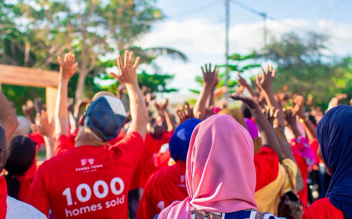 FumbaTown's tweet photo. We’re still reminiscing on our 1000 achievements!

The milestone of 1000 #HomesSold reflects the fantastic work and dedication of the entire CPS team and the endless support from the #FumbaTown community.

#MondayMotivation #Milestone #Achievement #Goals #VisionAchiever https://t.co/Uo8OJuXyAI