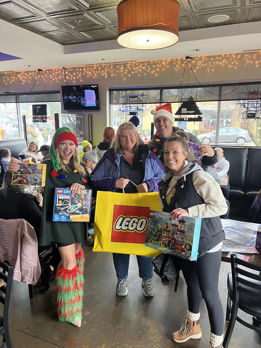 Star1055's tweet photo. THANK YOU! We collected 219 lego sets to deliver to sick kids in hospitals this season through Bricks of Hope Foundation! Raised over $400 too at Buddyz Pizza McHenry! #giving #BricksOfHope - @radiojoecicero @TinaBree2 https://t.co/AgV9uENIRF