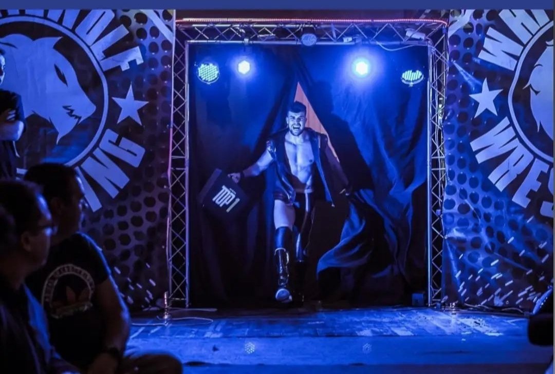 criscfpolbadia's tweet photo. El 17 de diciembre llega de nuevo al ring el puto amo #DashingPol vuelve a luchar el genéticamente perfecto @pol_badia es el campeón número uno y mi favorito se subirá al ring y a darlo todo y a Ganar como siempre a llevarte el triunfo lokito👏🔥💪🥊❤💖 https://t.co/MK1f1h8lcf