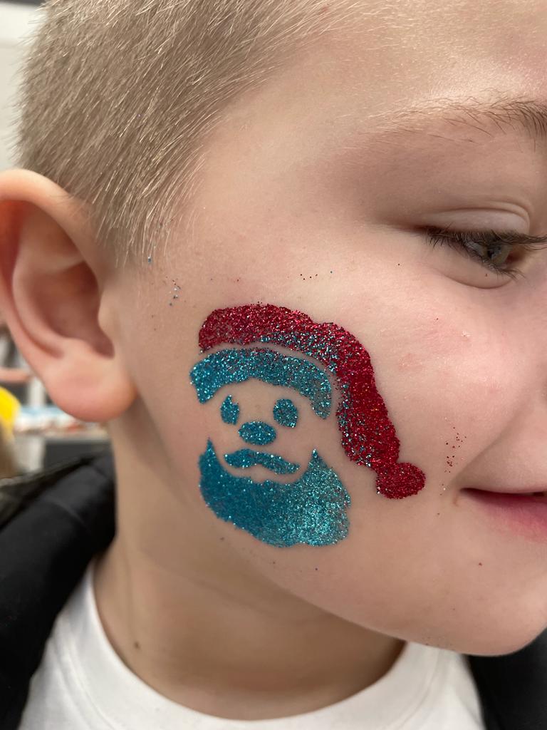 VoL_Academy's tweet photo. Our Hair & MUA students had fun helping out the PTA at Balloch Primary’s Christmas Fete on Saturday. Fun Day had by all, getting into the Christmas Spirit!🎅
#collaborativeworking
#clusterprimary
#creativelearning
#christmas2022 https://t.co/DN8nFHtOjp
