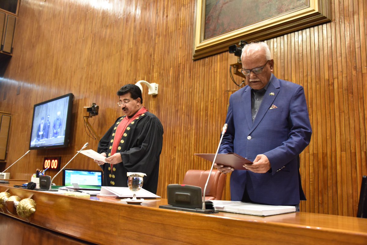 WaqarMehdiPPP1's tweet photo. Shukar Alhamdulillah, Historical moment.. GA Bhutto, Outh taking ceremony as Member Senate of Pakistan. Thnx to Chairman Bilawal Bhutto Zardari, President Asif Ali Zardari nd Adi Faryal Talpur for this honour nd trust on me. 🙏 https://t.co/ou0AIMbnUZ