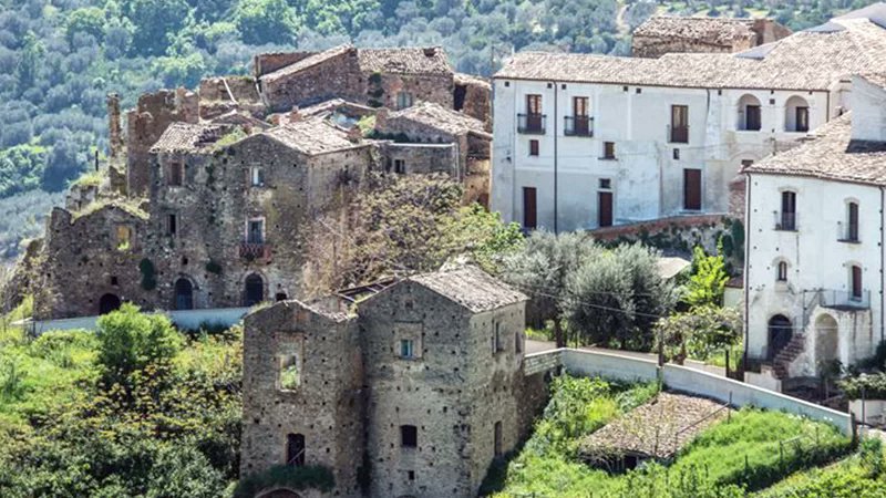 PARTE DA ALIANO IL SOUTHWORKING LUCANO - La sfida in Basilicata della Randstad per lavorare da remoto per un’azienda del Nord-Centro Italia dal Sud - lecronachelucane.it/2022/12/12/par…
